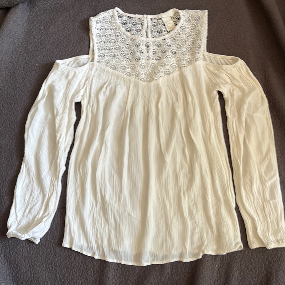 H&M CREAM CROCHET open shoulder top